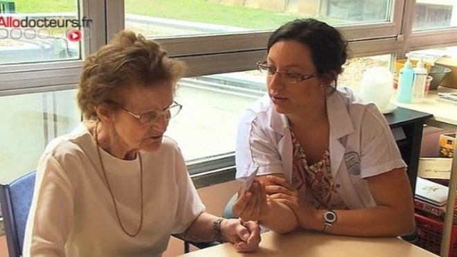 Alzheimer : les familles s'inquiètent du déremboursement des médicaments