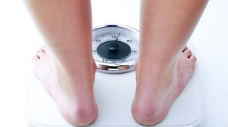 Une légère prise de poids avec l'âge accroît le risque de maladies chroniques
