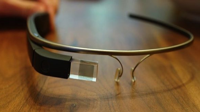 Un chirurgien français opère avec son homologue japonais grâce à des Google Glass