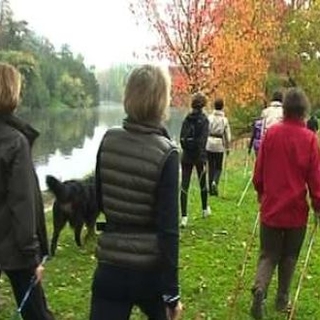 Marcher : un réflexe naturel ?