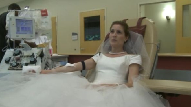 Les jeunes mariés demandent un don du sang à leurs invités (Photo : capture d'écran YouTube/WTVR CBS 6)