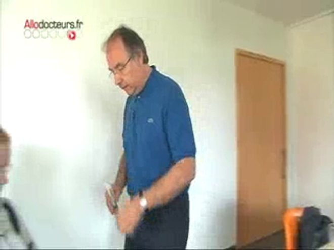 Les aidants familiaux ont besoin de répit pendant l'été pour reprendre des forces. Reportage du 22 juillet 2014.