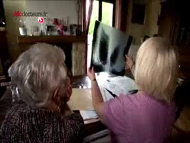 Les personnes atteintes de dyskinésie ciliaire primitive souffrent de bronchites ou sinusites chroniques depuis la naissance.