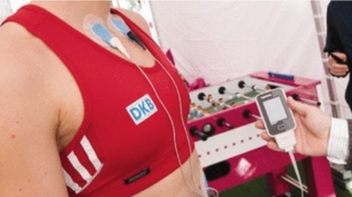 Un électrocardiogramme portatif pendant le marathon