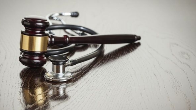 Besançon : l'anesthésiste mis en examen pour sept empoisonnements reste libre
