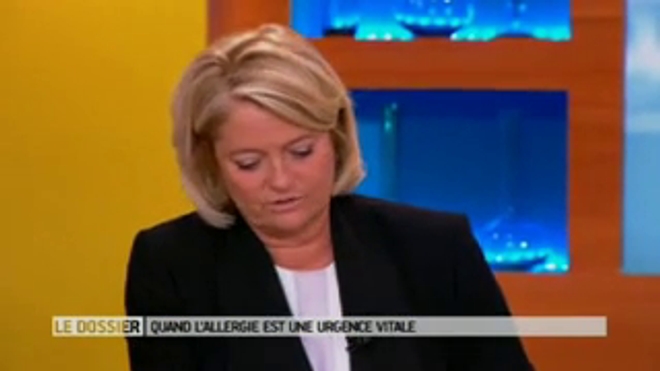 Erratum : ORIENTEZ LA POINTE ORANGE DU STYLO VERS LA PEAU (COTE AIGUILLE DU STYLO INJECTEUR) ET PIQUEZ LA CUISSE