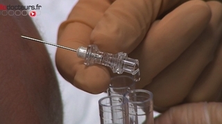 Vaccin contre la méningite : 32 familles portent plainte