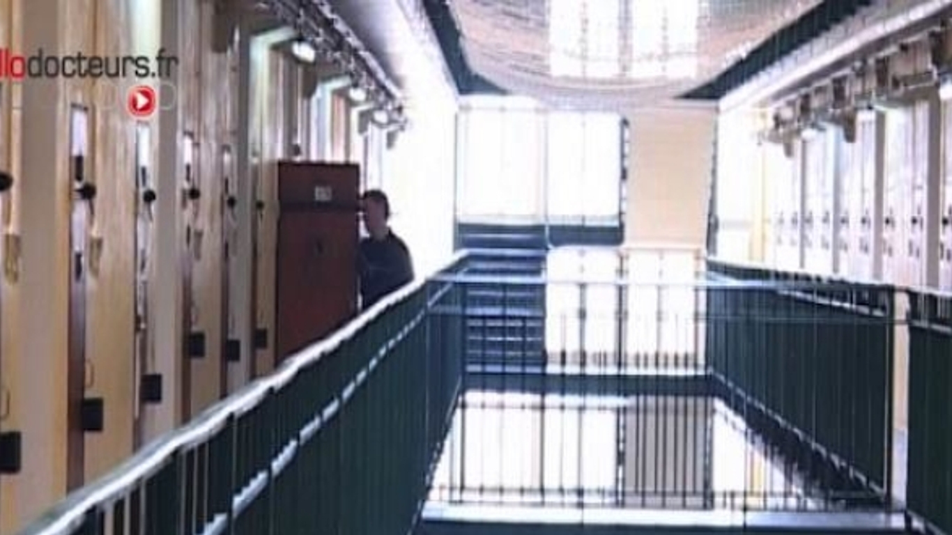 Prisons : La Situation "accablante" Des Détenus Malades Psychiatriques ...