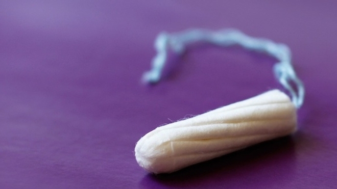 Choc toxique : pas moins de risques avec des tampons bio et des coupes menstruelles