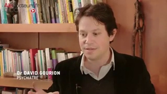 Vidéo : interview du Dr Gourion (crédits : Allodocteurs.fr). Illustration : photo du compte Facebook d'Andreas Lubitz, le copilote. (DR)