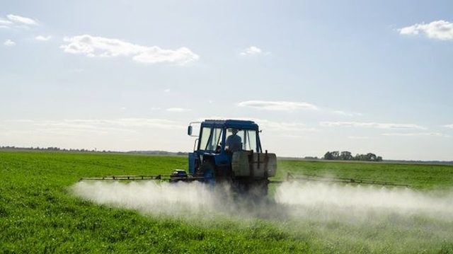 Alerte sur la présence de pesticides dans des habitations et une école du Médoc