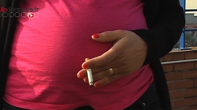 Fumer pendant la grossesse modifie l'expression de plus de 6.000 gènes chez le foetus