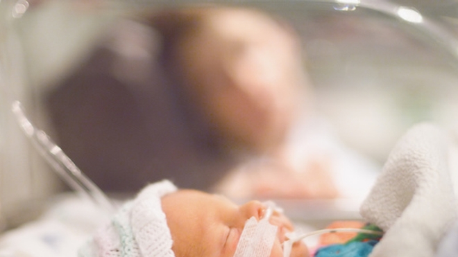 Les chercheurs ont analysé les données médicales de plus de 200 000 nouveaux-nés, certains jusqu'à leurs 18 ans.