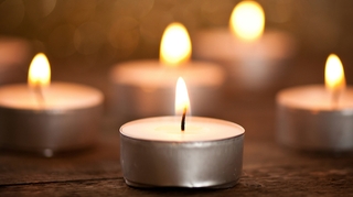 Les bougies parfumées et l'encens sont à consommer avec modération