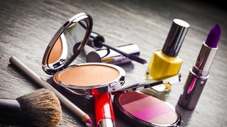 140 cosmétiques contenant des substances interdites ont été retirés des rayons