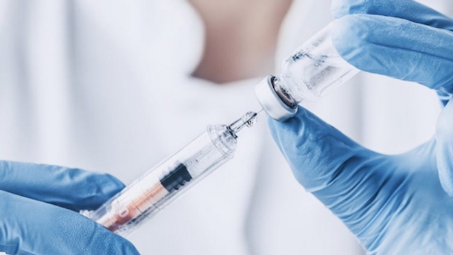 Covid : la quatrième dose de vaccin pas plus efficace que la troisième ?