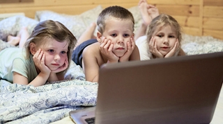 Trop de temps passé devant l'écran nuit-il aux capacités intellectuelles des enfants ?