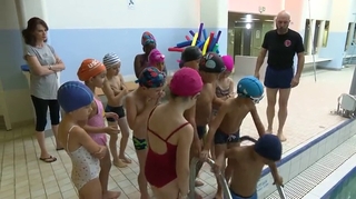 Noyades : faut-il réviser l’apprentissage de la natation à l’école ?