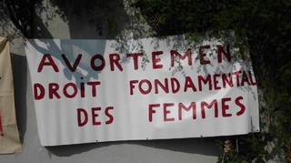 IVG : des féministes veulent en faire un droit fondamental