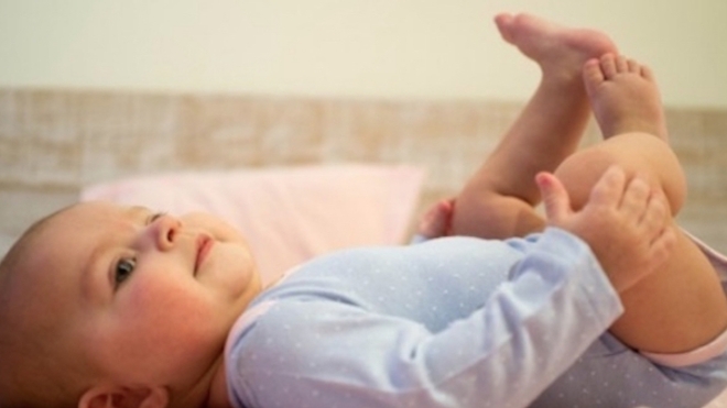 Covid : les bébés nés de mères vaccinées ont moins de risque d'être hospitalisés