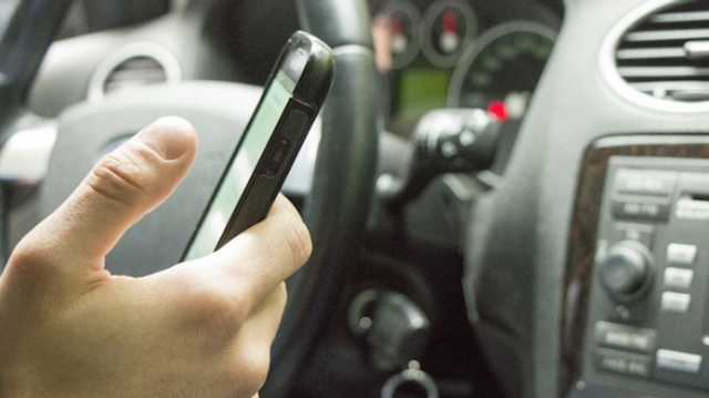 Sécurité routière : pourquoi le téléphone est le nouveau "fléau de la route"