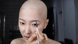 Une Youtubeuse beauté partage son combat contre le cancer