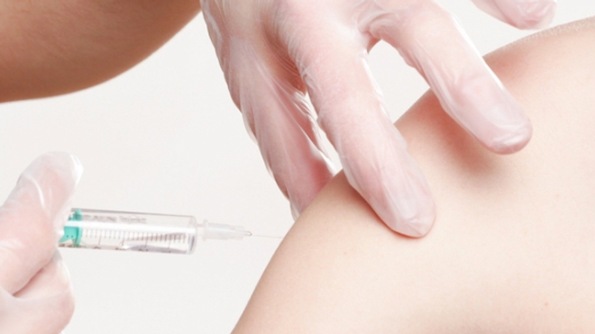 La troisième dose de vaccin anti-covid  recommandée aux soignants