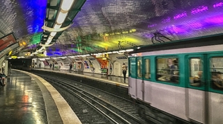 Dans le métro parisien, les sans-abris sont souvent des travailleurs pauvres