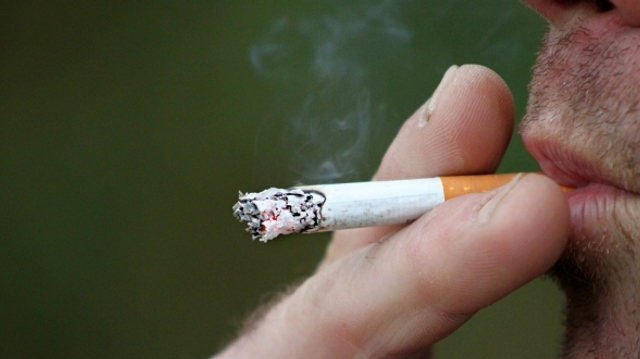 Le nombre d’hommes fumeurs baisse pour la première fois dans le monde