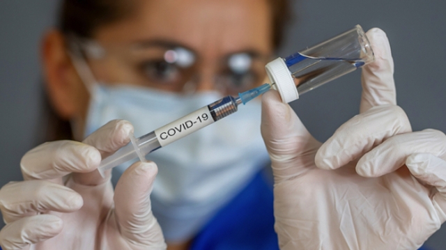 Covid-19 : la course au vaccin s'accélère