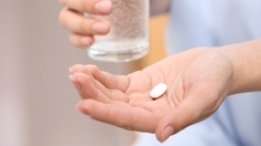 Antibiotiques pour "guérir" l'autisme : l'Agence du médicament saisit la justice