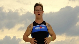 #EnfinUneBonneNouvelle : Chris Nikic, premier porteur de la trisomie 21 à finir un Ironman
