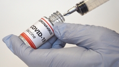 Covid : une campagne de vaccination pour le grand public annoncée entre avril et juin