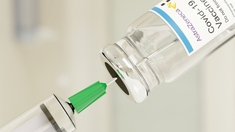 Vaccins Covid : on vous explique la polémique autour du vaccin d'AstraZeneca