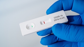 Covid : comment choisir le test antigénique le plus fiable ?