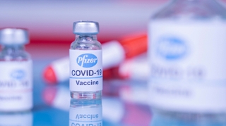 Non, le vaccin Pfizer contre le covid ne rend pas les femmes stériles