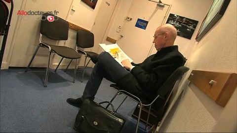 Jean-Marie, atteint d'un cancer colorectal, suit des séances d'acupuncture pour atténuer les effets secondaires des traitements.