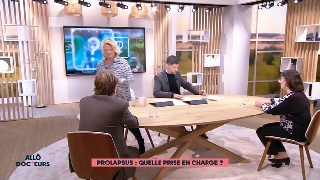 Marina Carrère d'Encausse et Philippe Charlier expliquent le prolapsus, ou descente d'organes.