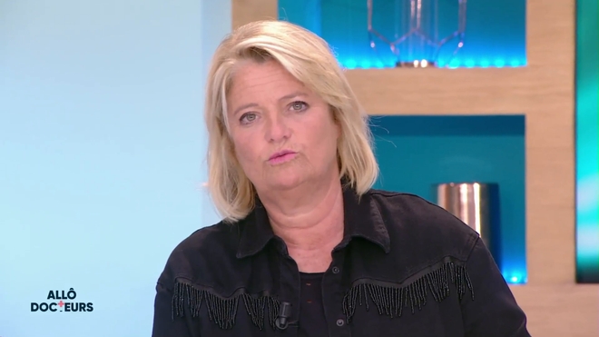 Marina Carrère d'Encausse et Régis Boxelé expliquent l'AVC