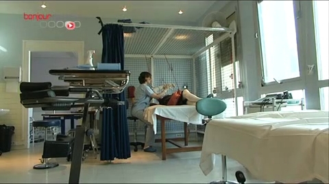 Kinésithérapie au centre de réadaptation de Coubert, en région parisienne