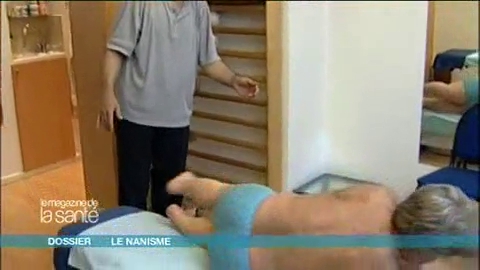 Patrick a une malformation de la colonne vertébrale qui menace de comprimer sa moelle épinière. Il se rend donc régulièrement chez son kinésithérapeute.