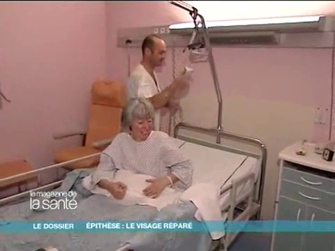 Implants osseux pour préparer une épithèse de l'oreille