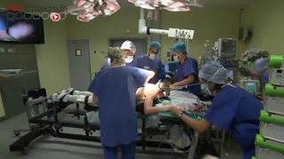 Attention, images de chirurgie : opération d'une scoliose