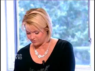 Marina Carrère d'Encausse et Michel Cymes expliquent le mécanisme de la douleur.