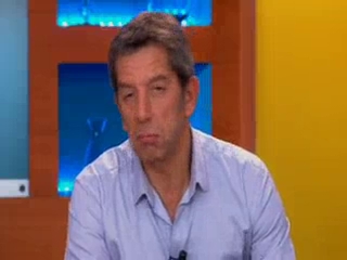 Benoît Thevenet et Michel Cymes expliquent l’impact des hépatites sur le fonctionnement du foie.