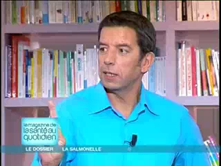 Marina Carrère d'Encausse et Michel Cymes décrivent les effets de la salmonelle.