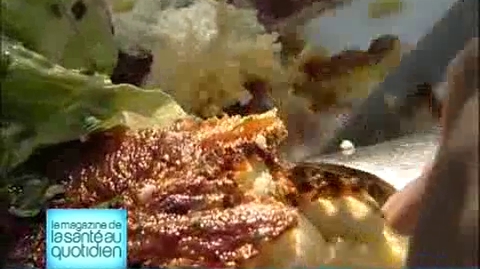 Se laver les mains à l'eau savonneuse permet de prévenir la salmonellose.