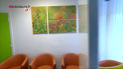 Pour essayer de soigner son mal de dos, Eyveline réalise un bilan postural.