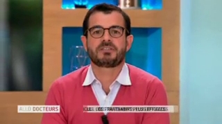 Marina Carrère d'Encausse et Benoît Thevenet expliquent le cancer du testicule.