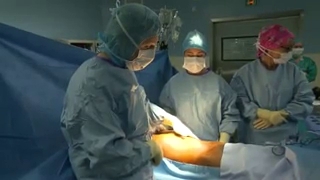 Attention, images de chirurgie ! Comment est réalisé le curage ganglionnaire rétropéritonéal